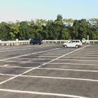 会社駐車場など